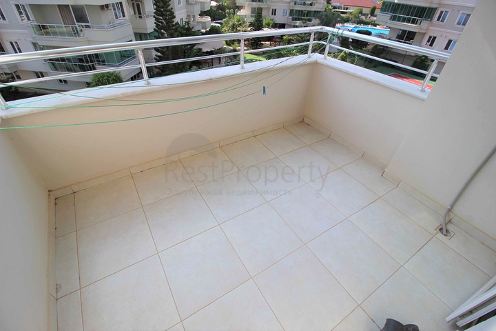 شقة مفروشة للبيع - قريبة من البحر ومن المركز - الانيا 