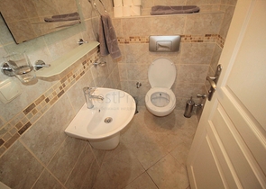 شقة مفروشة للبيع - قريبة من البحر ومن المركز - الانيا 