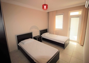 شقة مفروشة للبيع - قريبة من البحر ومن المركز - الانيا 