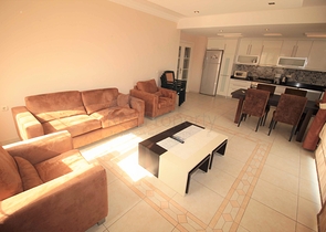 شقة مفروشة للبيع - قريبة من البحر ومن المركز - الانيا 