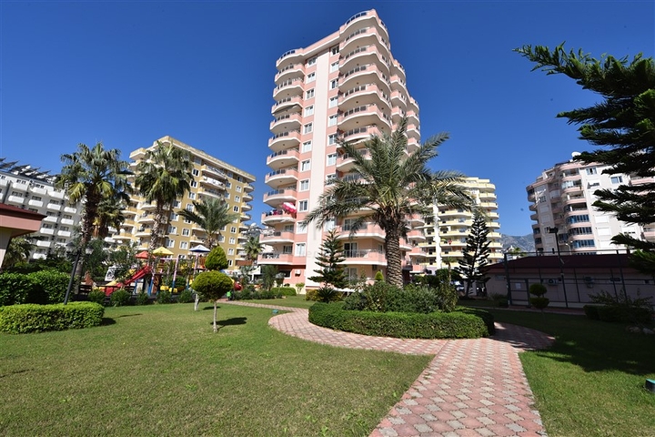 اطلالة بحر مباشرة - شقة مفروشة بتصميم غرفتين وصالة للبيع في الانيا 