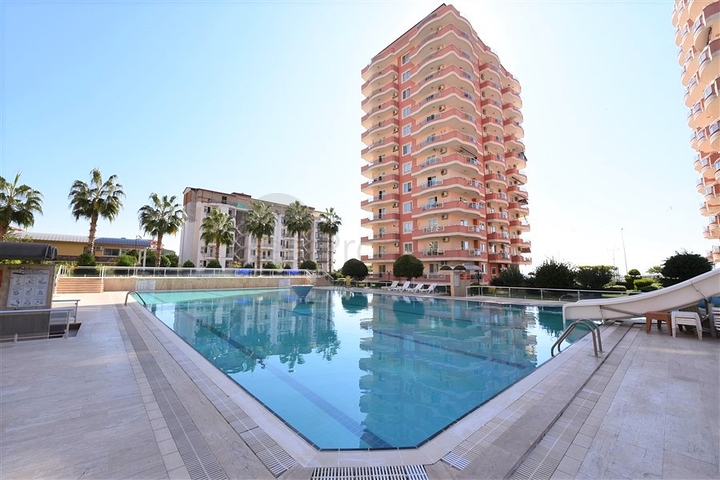 اطلالة بحر مباشرة - شقة مفروشة بتصميم غرفتين وصالة للبيع في الانيا 