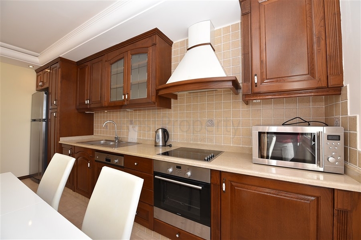 اطلالة بحر مباشرة - شقة مفروشة بتصميم غرفتين وصالة للبيع في الانيا 