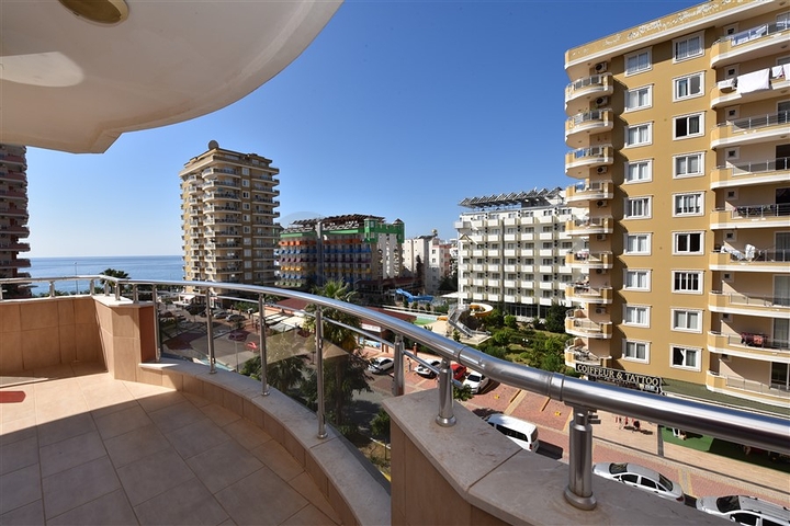 اطلالة بحر مباشرة - شقة مفروشة بتصميم غرفتين وصالة للبيع في الانيا 