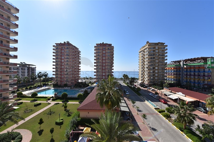 اطلالة بحر مباشرة - شقة مفروشة بتصميم غرفتين وصالة للبيع في الانيا 