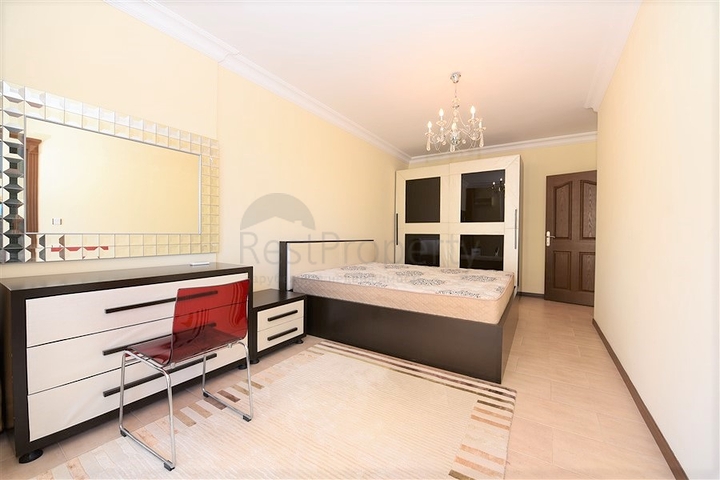 اطلالة بحر مباشرة - شقة مفروشة بتصميم غرفتين وصالة للبيع في الانيا 