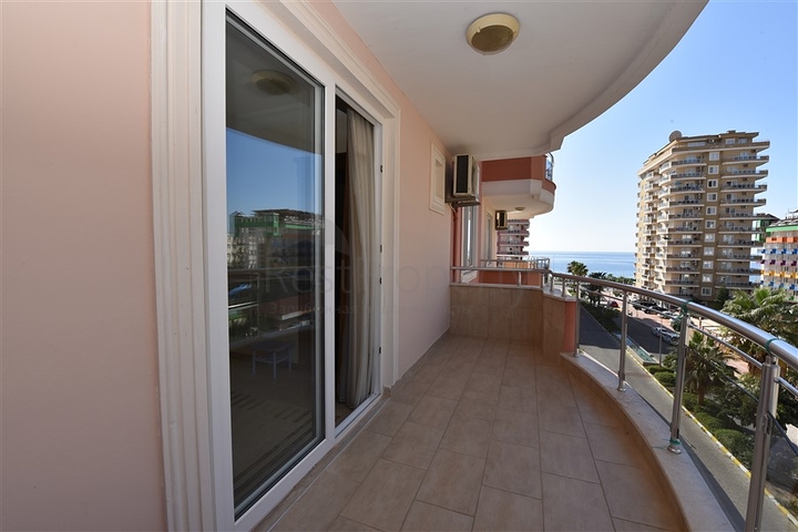 اطلالة بحر مباشرة - شقة مفروشة بتصميم غرفتين وصالة للبيع في الانيا 