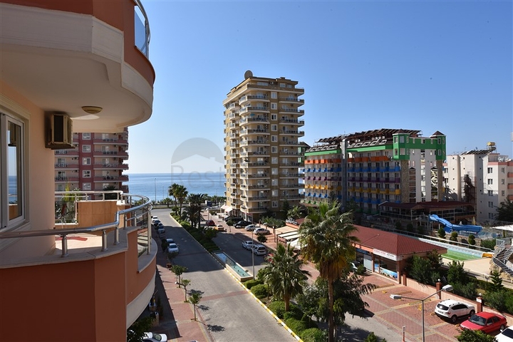 اطلالة بحر مباشرة - شقة مفروشة بتصميم غرفتين وصالة للبيع في الانيا 