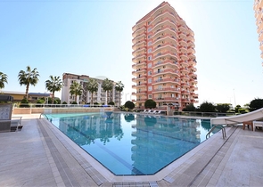 اطلالة بحر مباشرة - شقة مفروشة بتصميم غرفتين وصالة للبيع في الانيا 