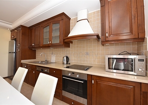 اطلالة بحر مباشرة - شقة مفروشة بتصميم غرفتين وصالة للبيع في الانيا 