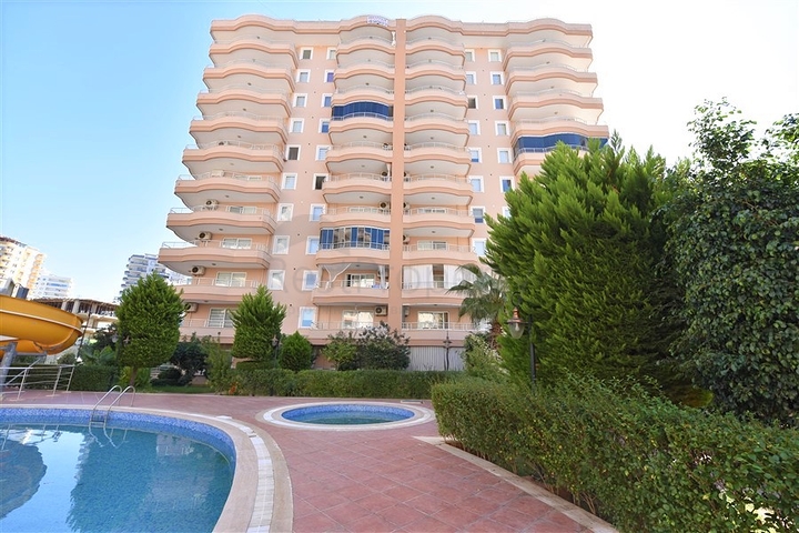 شقة عائلية مفروشة ضمن مجمع سكني في الانيا 