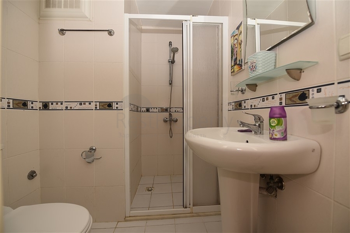 شقة عائلية مفروشة ضمن مجمع سكني في الانيا 