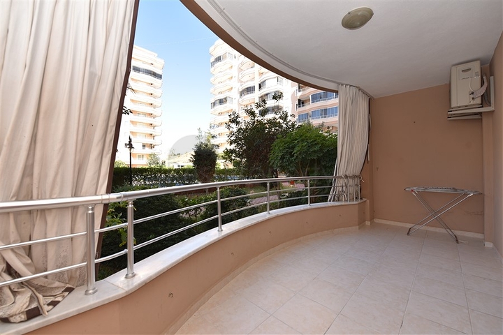 شقة عائلية مفروشة ضمن مجمع سكني في الانيا 