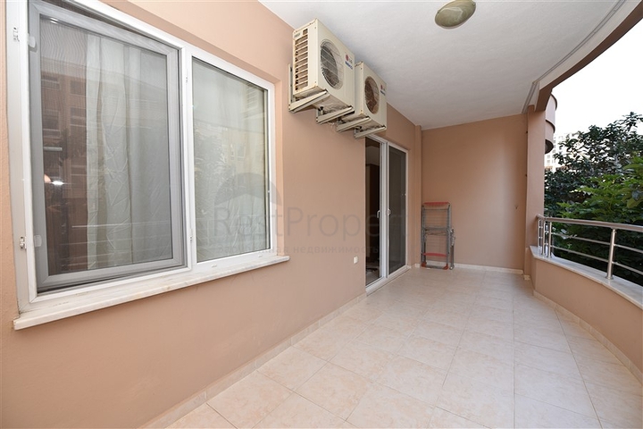 شقة عائلية مفروشة ضمن مجمع سكني في الانيا 