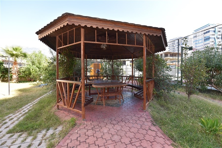 شقة عائلية مفروشة ضمن مجمع سكني في الانيا 