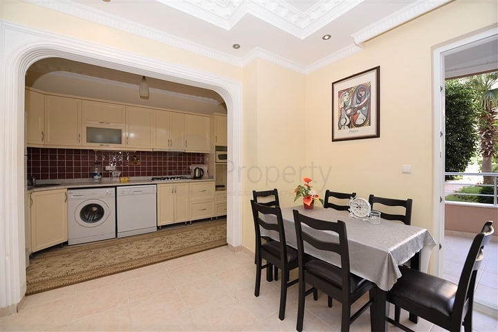 شقة عائلية مفروشة ضمن مجمع سكني في الانيا 