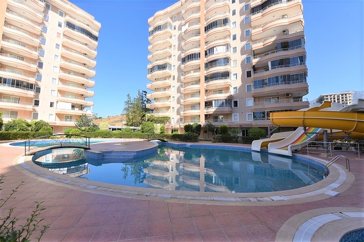 شقة عائلية مفروشة ضمن مجمع سكني في الانيا 