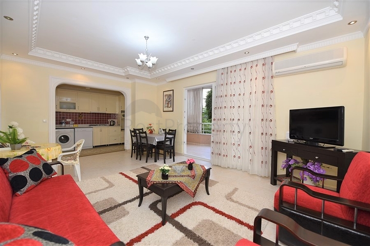 شقة عائلية مفروشة ضمن مجمع سكني في الانيا 