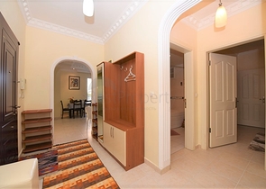 شقة عائلية مفروشة ضمن مجمع سكني في الانيا 