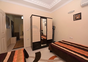 شقة عائلية مفروشة ضمن مجمع سكني في الانيا 