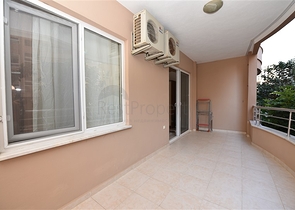 شقة عائلية مفروشة ضمن مجمع سكني في الانيا 