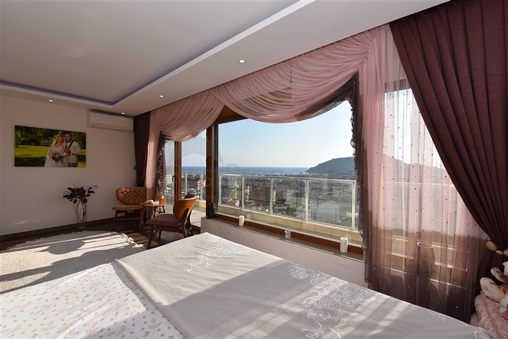 دوبلكس فاخرة مع اطلالة بحر وقلعة - مركز الانيا