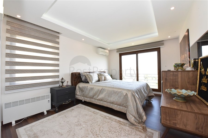 دوبلكس فاخرة مع اطلالة بحر وقلعة - مركز الانيا