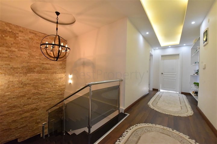 دوبلكس فاخرة مع اطلالة بحر وقلعة - مركز الانيا