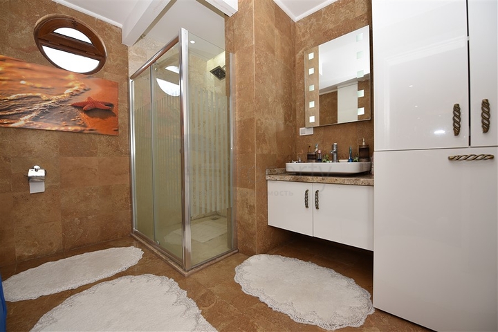 دوبلكس فاخرة مع اطلالة بحر وقلعة - مركز الانيا