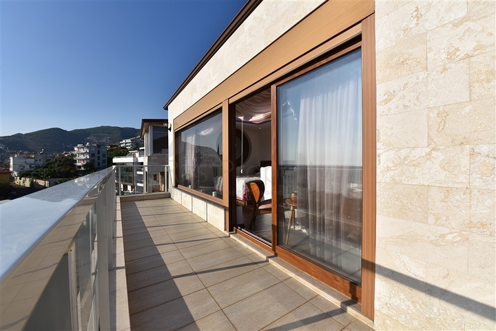 دوبلكس فاخرة مع اطلالة بحر وقلعة - مركز الانيا