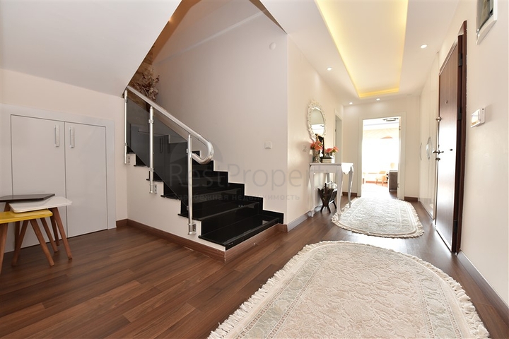 دوبلكس فاخرة مع اطلالة بحر وقلعة - مركز الانيا