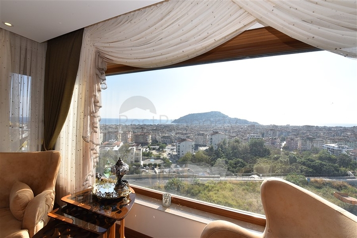 دوبلكس فاخرة مع اطلالة بحر وقلعة - مركز الانيا