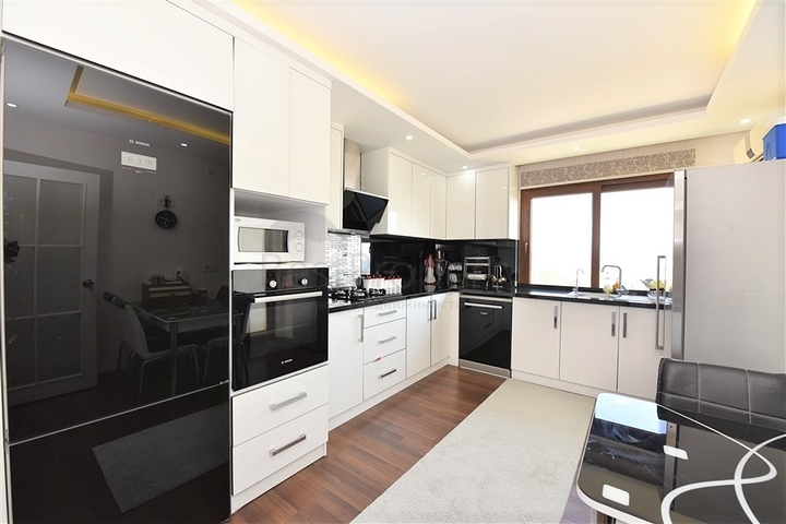 دوبلكس فاخرة مع اطلالة بحر وقلعة - مركز الانيا