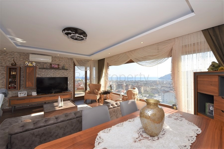 دوبلكس فاخرة مع اطلالة بحر وقلعة - مركز الانيا