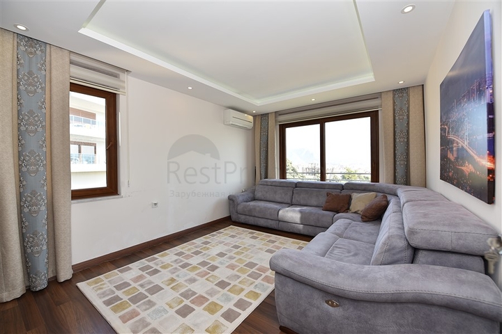 دوبلكس فاخرة مع اطلالة بحر وقلعة - مركز الانيا