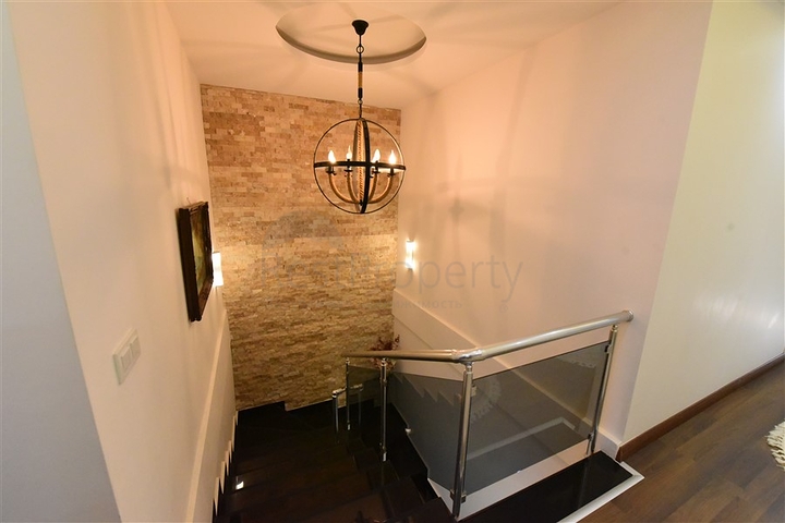 دوبلكس فاخرة مع اطلالة بحر وقلعة - مركز الانيا