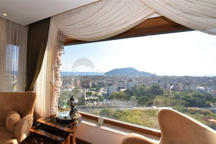 دوبلكس فاخرة مع اطلالة بحر وقلعة - مركز الانيا