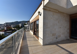 دوبلكس فاخرة مع اطلالة بحر وقلعة - مركز الانيا