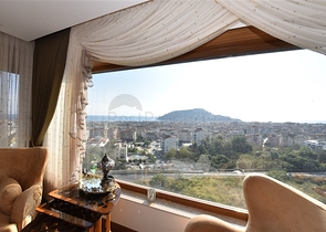 دوبلكس فاخرة مع اطلالة بحر وقلعة - مركز الانيا