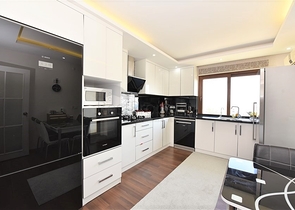 دوبلكس فاخرة مع اطلالة بحر وقلعة - مركز الانيا