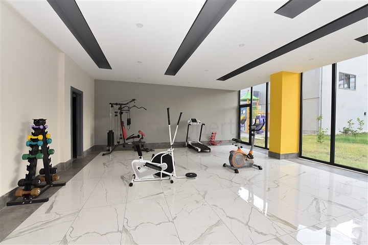 شقة عائلية - ثلاث غرف وصالة ومطبخ منفصل -ضمن مجمع سكني في مهموتلار / الانيا 