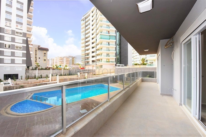 شقة عائلية - ثلاث غرف وصالة ومطبخ منفصل -ضمن مجمع سكني في مهموتلار / الانيا 