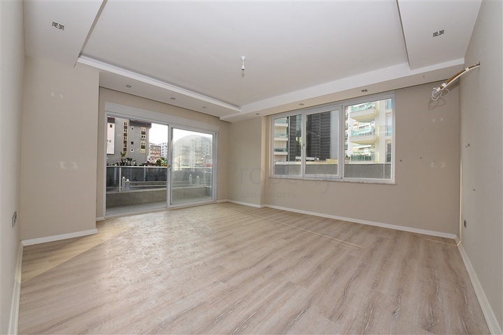 شقة عائلية - ثلاث غرف وصالة ومطبخ منفصل -ضمن مجمع سكني في مهموتلار / الانيا 