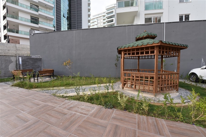 شقة عائلية - ثلاث غرف وصالة ومطبخ منفصل -ضمن مجمع سكني في مهموتلار / الانيا 