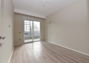 شقة عائلية - ثلاث غرف وصالة ومطبخ منفصل -ضمن مجمع سكني في مهموتلار / الانيا 