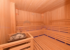 شقة عائلية - ثلاث غرف وصالة ومطبخ منفصل -ضمن مجمع سكني في مهموتلار / الانيا 