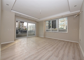 شقة عائلية - ثلاث غرف وصالة ومطبخ منفصل -ضمن مجمع سكني في مهموتلار / الانيا 