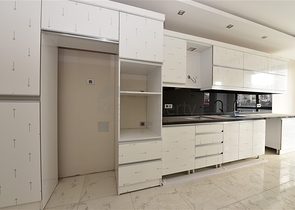 شقة عائلية - ثلاث غرف وصالة ومطبخ منفصل -ضمن مجمع سكني في مهموتلار / الانيا 