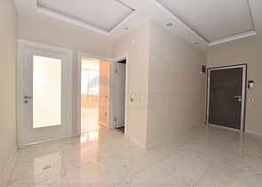 شقة عائلية - ثلاث غرف وصالة ومطبخ منفصل -ضمن مجمع سكني في مهموتلار / الانيا 