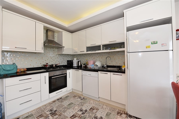 شقة غرفة وصالة مفروشة ضمن مجمع خمس نجوم في افسلار / الانيا 